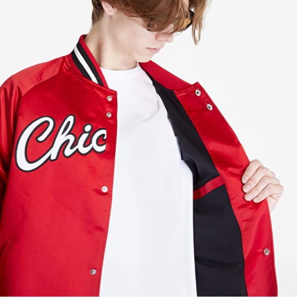 MITCHELL AND NESS CHICAGO BULLS MENS RED SATIN JACKET LIGHT WEIGHT JACKET - Picture 4 of 8